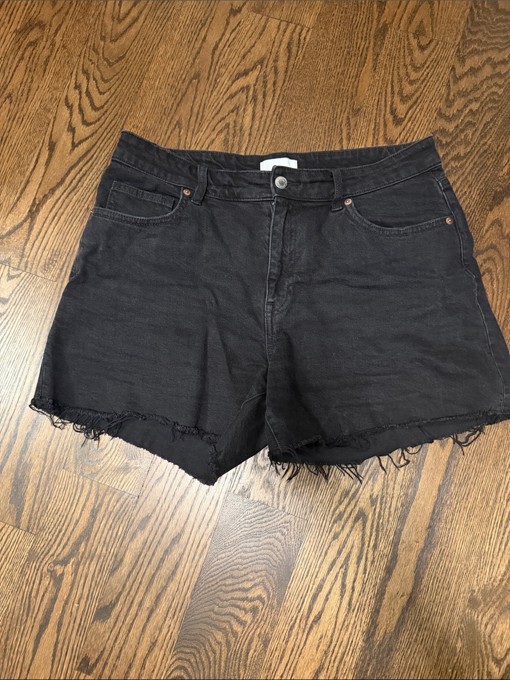 H&M high Bermuda Black Women's Denim Cutoff Shorts with Frayed Hem size 12